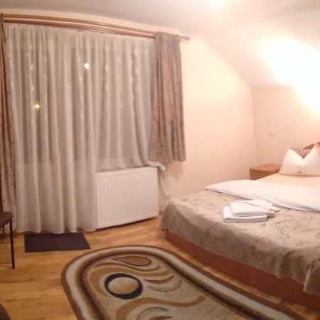 Casa Terzea Hotel Rîşnov Екстериор снимка